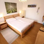 Гостевой дом Cprooms24 Miesenbach (Lower Austria)