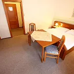 Cprooms24 Гостевой дом Miesenbach (Lower Austria)