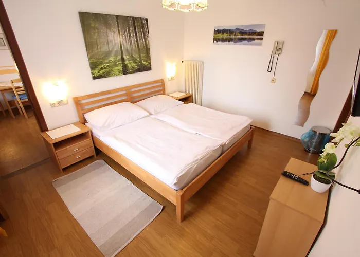 Pensión Cprooms24 Miesenbach (Lower Austria)