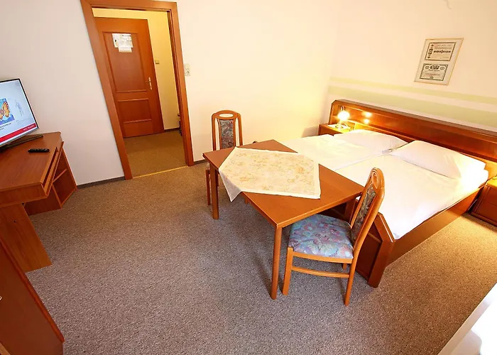 Cprooms24 بيت ضيافة Miesenbach (Lower Austria)